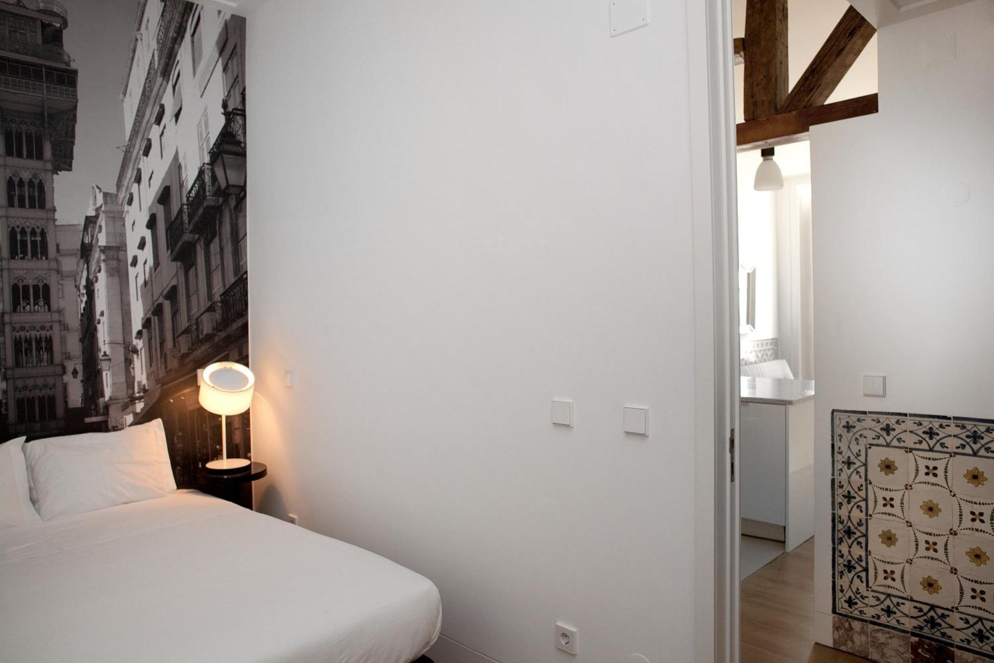 Deluxe One-Bedroom Apartment