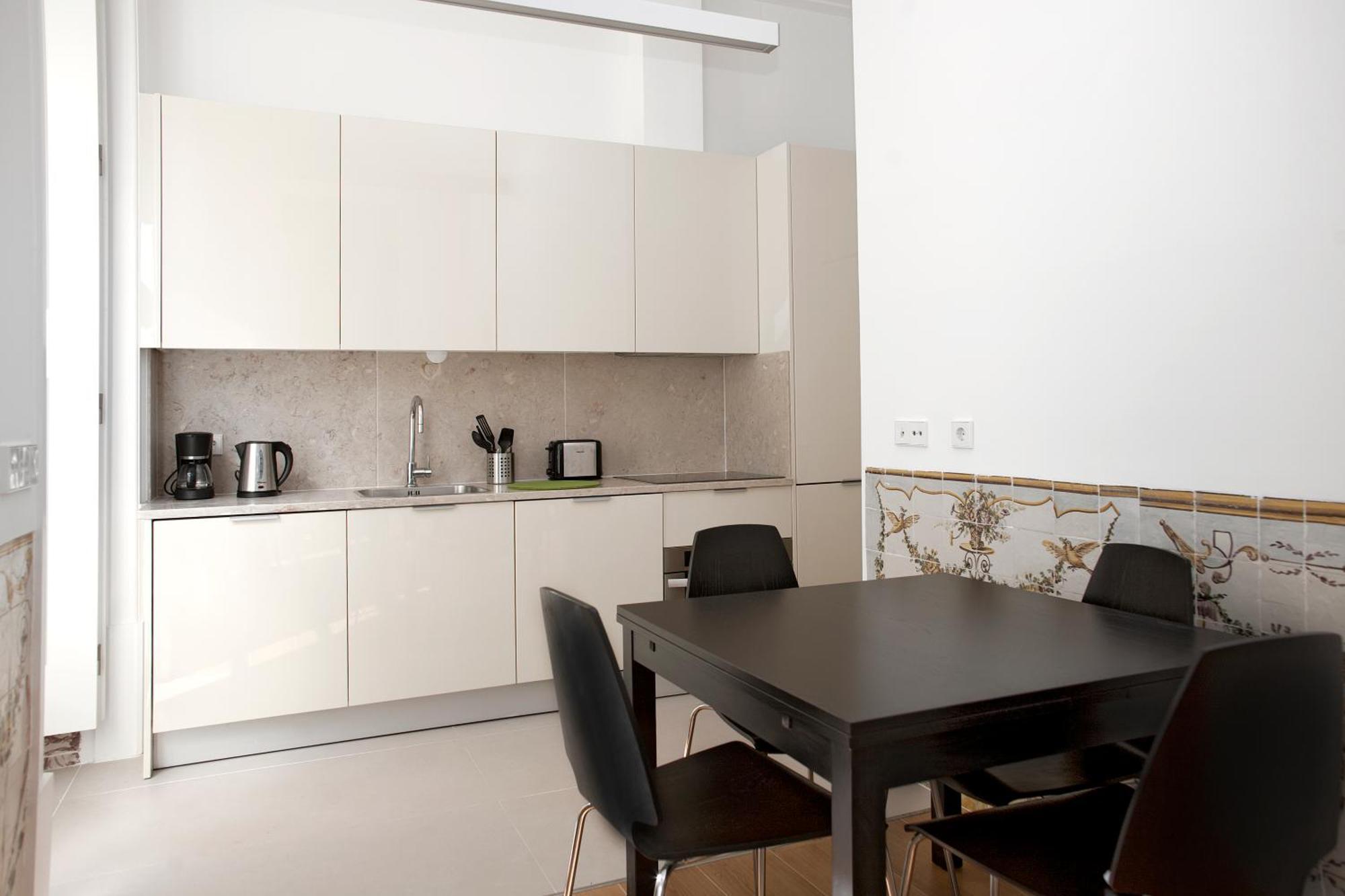 Deluxe One-Bedroom Apartment